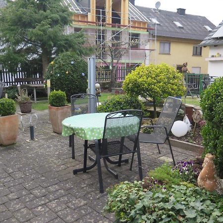 Ferienwohnung Zuckerberg Сарбург Екстериор снимка
